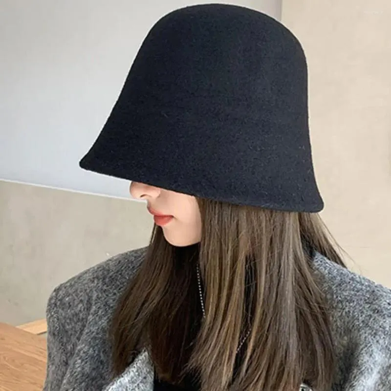 ベレー帽ソフトマテリアルハットソリッドカラー冬のバケツ厚さ防止防止屋外帽子女性のための太陽UV保護抵抗性