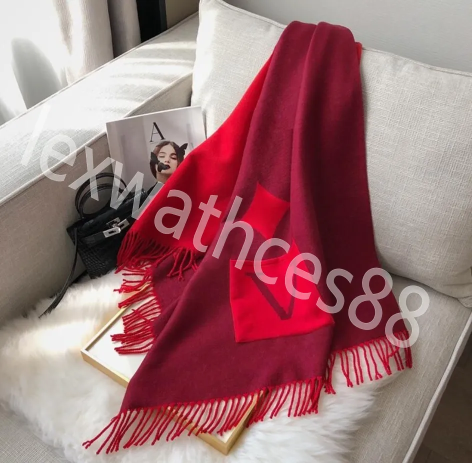 Women's Winter Warm Scarf Double sided Designer Scarf Comfortable feel Christmas gift giving Golden Thread Square Scarf Luxury Classic