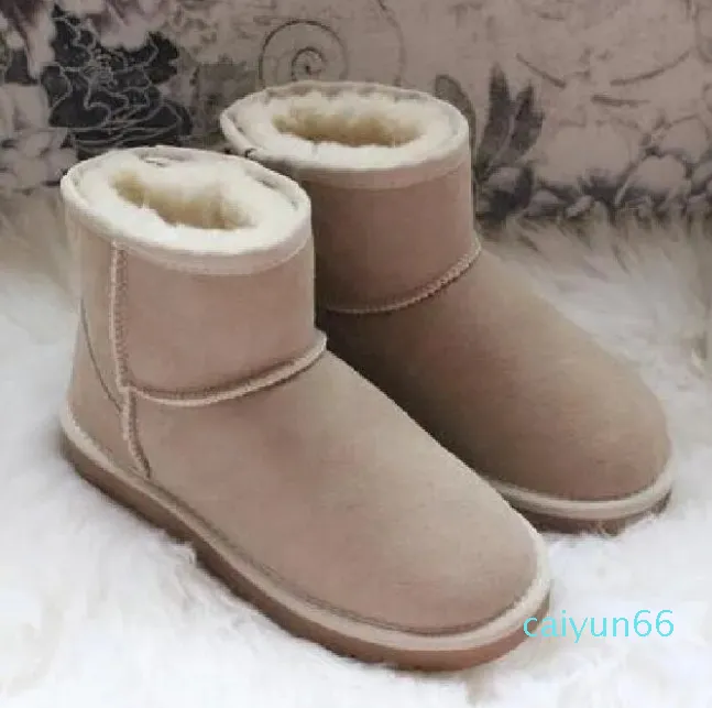 Hot sell Mini women snow boots keep warm boot fashion Light skin womens booties winter shoes Free transshipment