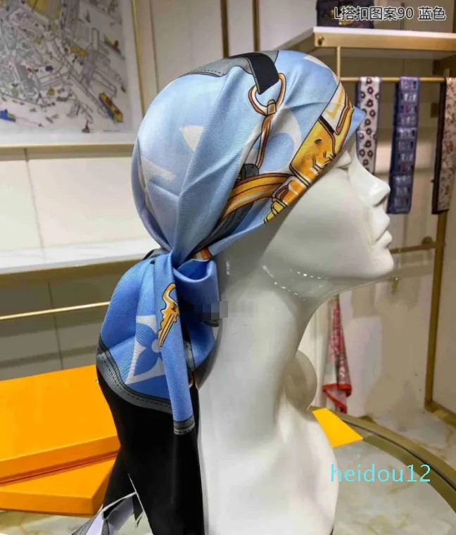 Style Silk Scarf Head Scarfs For Women Winter Silk High End Classic Letter Pattern SHACK SCALVES NY GIFT Lätt att matcha mjuk beröring