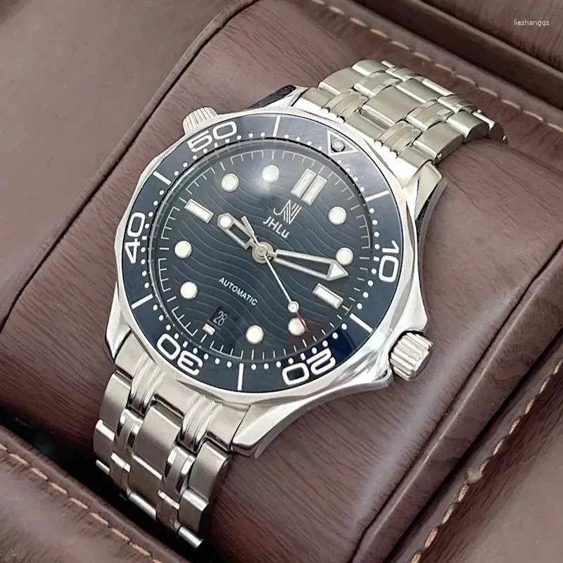 Armbandsur haima 300. MÄNNER MEKANISKA WATCH Luxury Automatisk nattlök Diving Steel Waterproof 2023