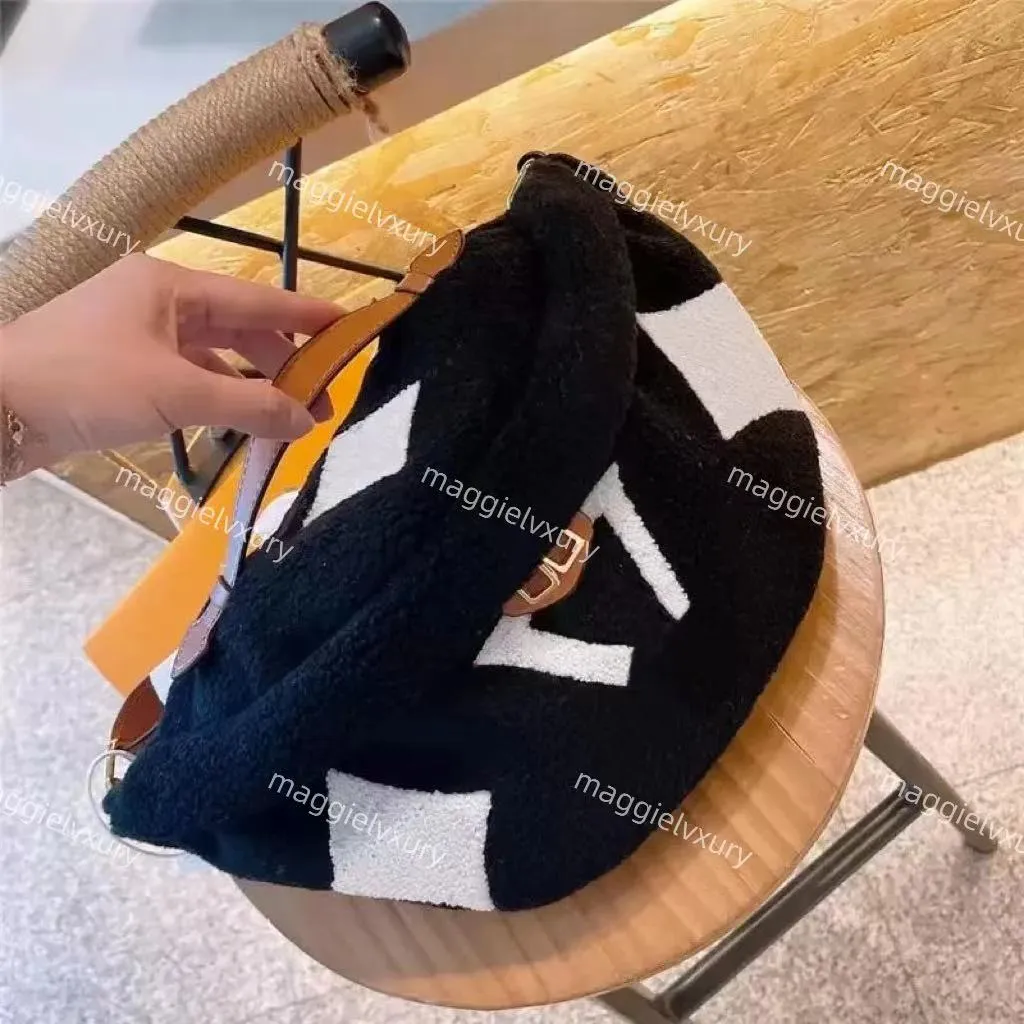 Luxury Furry Waist Bag Shearling Winter Fanny Pack for Women