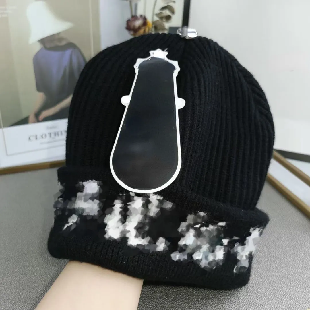 Kvinnors designer beanies varm stickad hatt sanskrit mönster höst och vinter förtjockade all-match ullhatt mode kall hatt