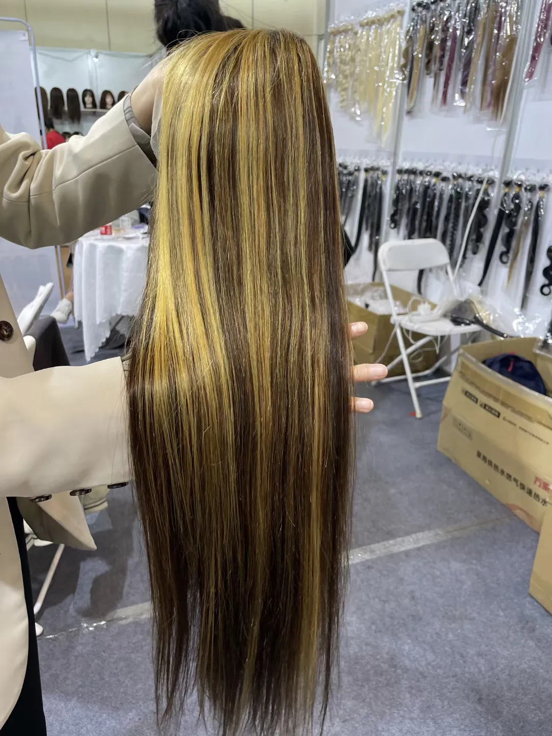 シルキーストレートビルマ人髪2トーンピアノカラーハニーブロンドレースフロントウィッグプリクロックヘアライン