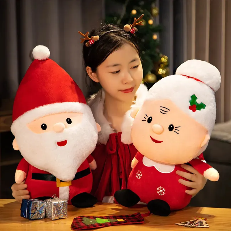 Pluszowe lalki 2350 cm Śliczne Święty Mikołaj Snowman Elk Babcia zabawki Świąteczne Dekoracyjne Miękki prezent dla dzieci 231122