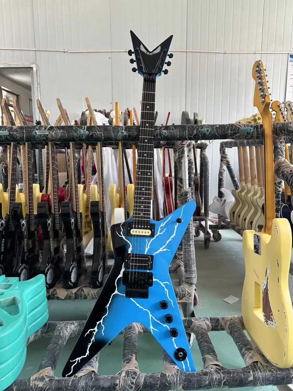 Guitare électrique Dean Dimebag Darrell, touche en palissandre de couleur bleue personnalisée, en stock