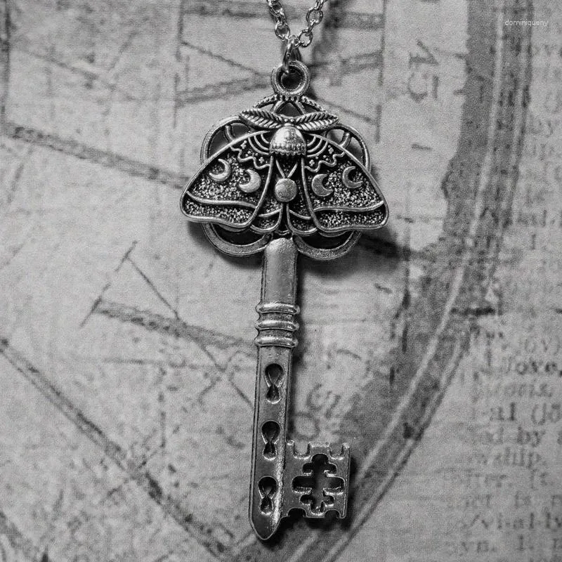 Hanger Kettingen Gothic Vintage Mot Sleutel Charme Ketting Voor Vrouwen Man Mode Heks Sieraden Accessoires Gift Maanfase Choker