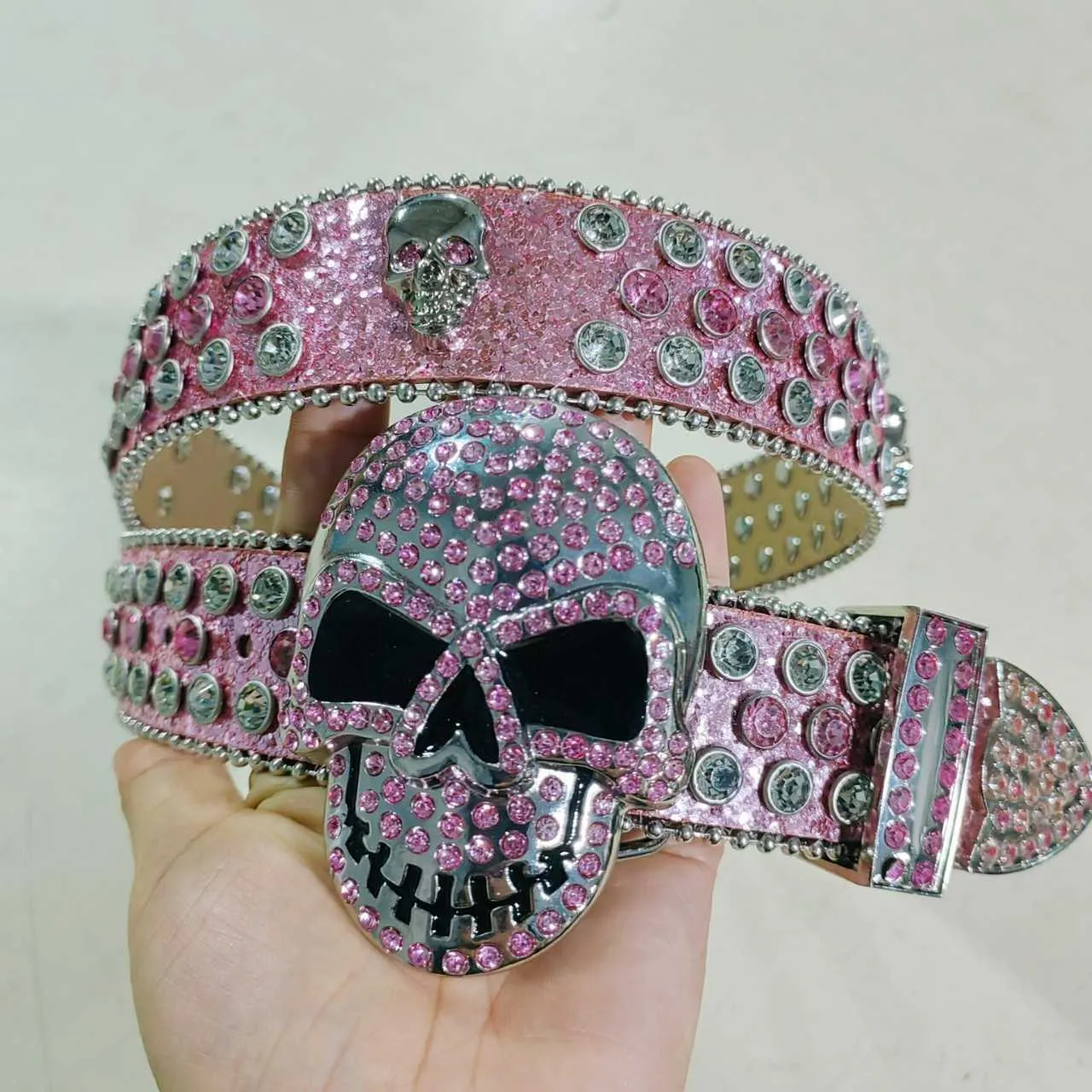 DHgate.com:57% Designer Skull Belt with Diamond Studded