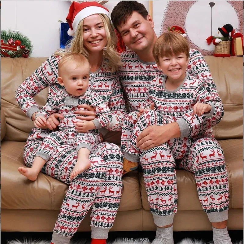 Conjunto de roupas combinando para a família, pais e filhos, pijamas, suéteres de Natal 231123