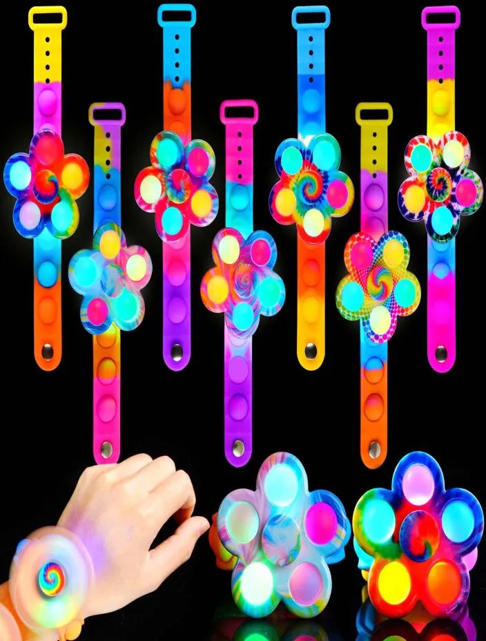 Andra festliga festförsörjningar Scione Glow Favors for Kids LED Spinner Armband i Dark Return Gift Light Up Pack Armel Amyea7616026
