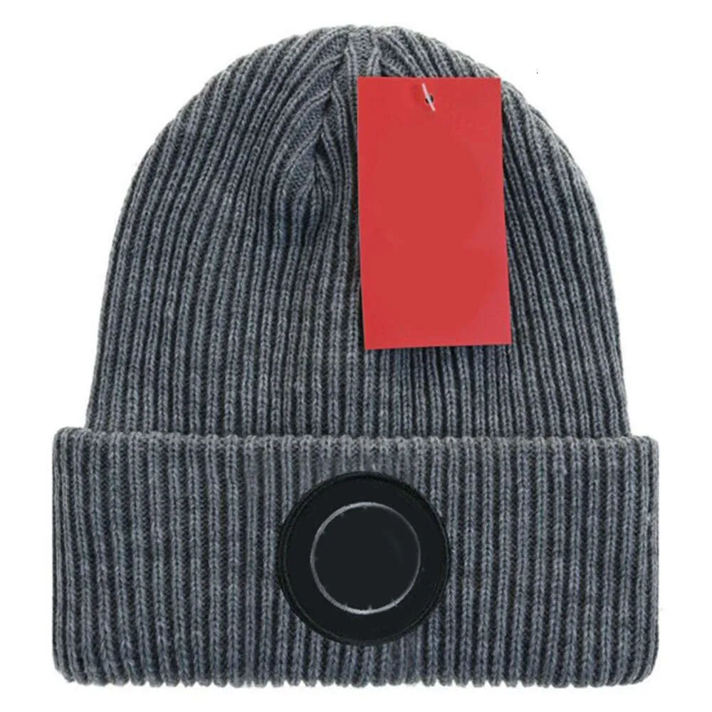 Casquettes de crâne Chapeau d'hiver Bonnet de créateur de luxe Bonnet chaud Hommes Bonnet de crâne tricoté Lettre classique Bonnet de laine de couleur unie pour femmes Bonnets pour hommes Simple Noir Blanc Gris