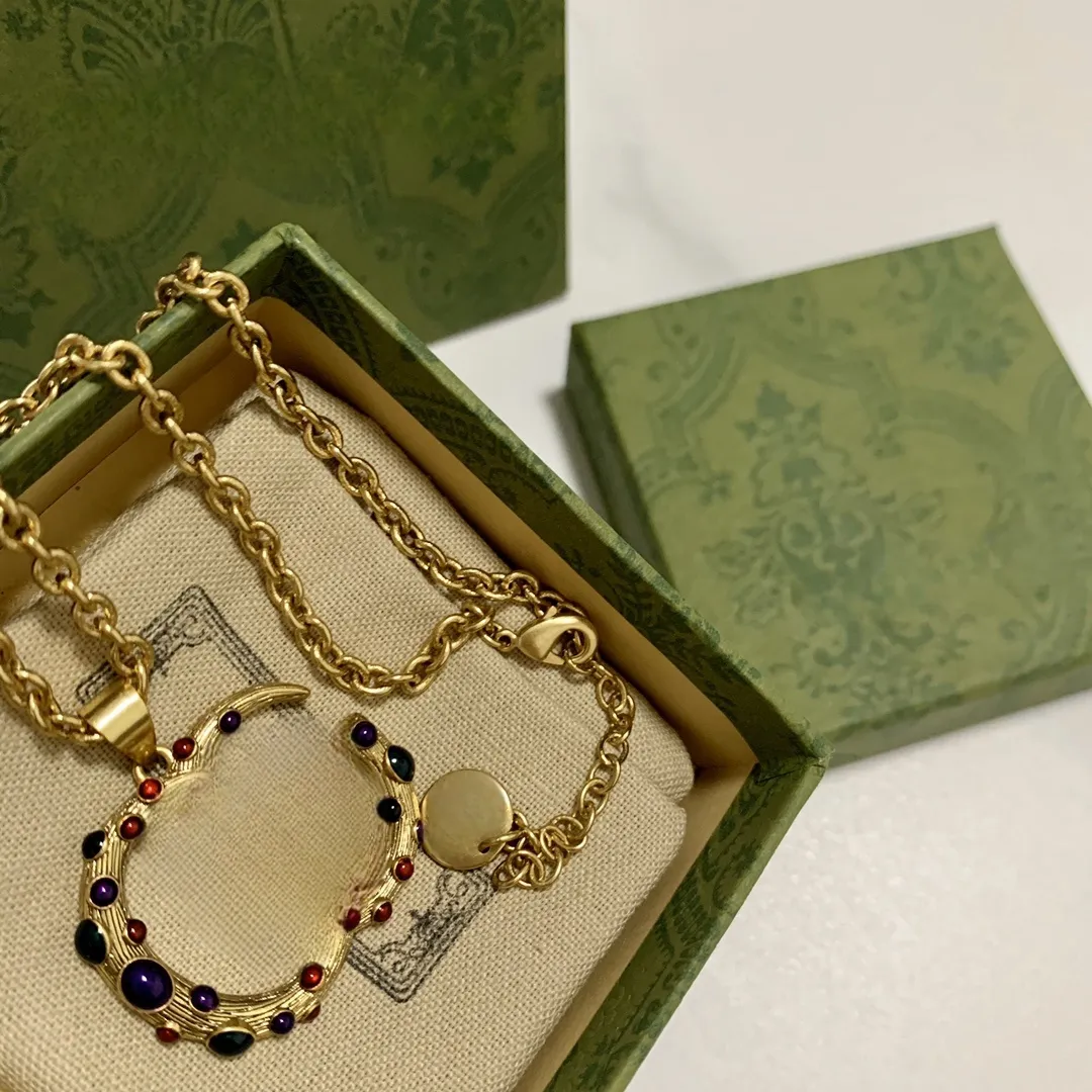 Romantic Vintage Necklace Bracelet Set Gold Bracelet Exquisite Design Necklace Design Bracelet Letter Diamond Inlaid Jewelry Set
