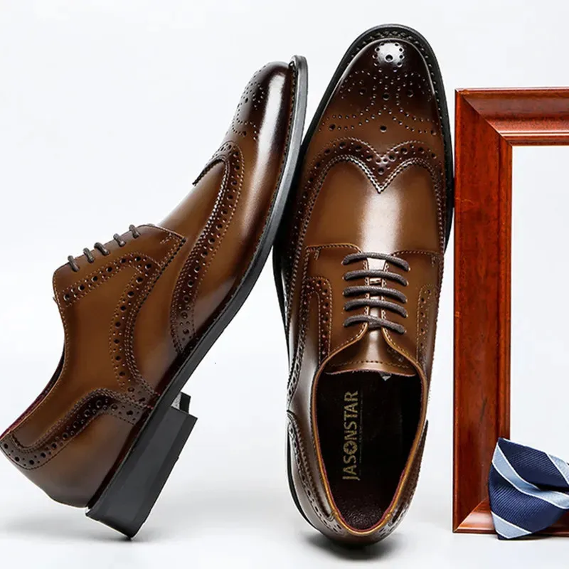 Zapatos de vestir Zapatos de cuero con punta estrecha de estilo británico clásico Zapatos Oxford para hombres Zapatos formales de cuero para hombres Zapatos planos Brogue Zapatos de boda para hombres 231122