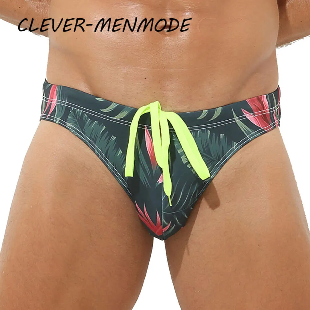 Slip stampati sexy da uomo Bikini estivo Costume da bagno da spiaggia Pantaloncini da surf Sottili costumi da bagno gay a vita bassa