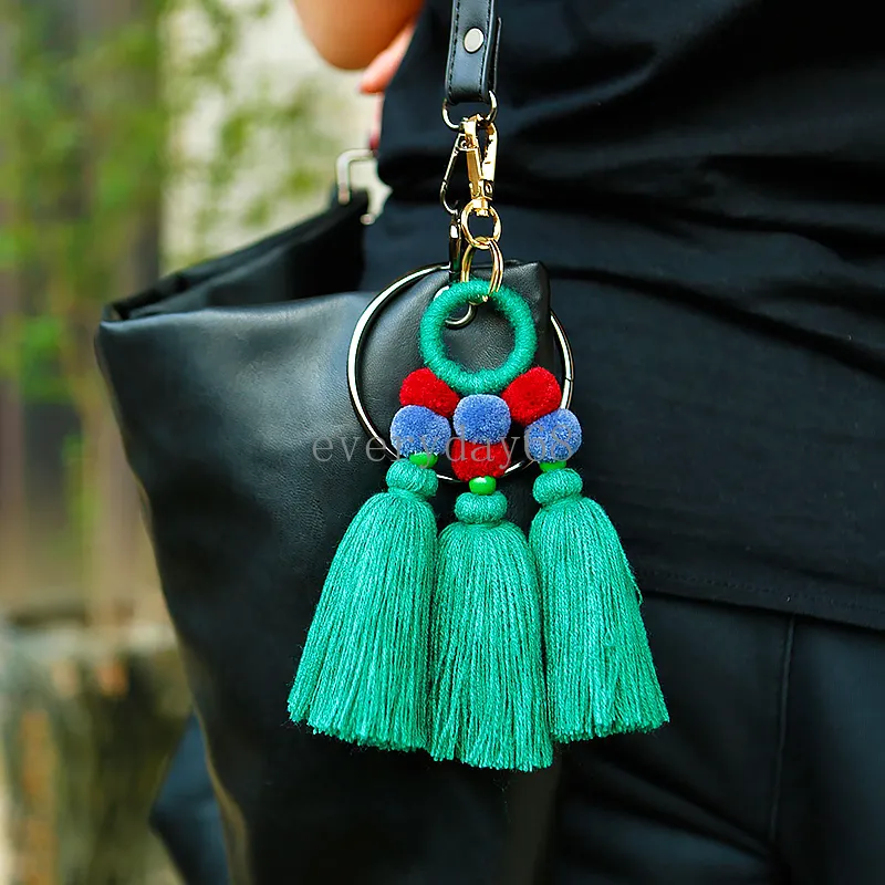 Llavero con colgante de borla de estilo bohemio, llavero creativo hecho a mano con borlas de algodón, llavero de estilo étnico, accesorios colgantes para bolso de moda