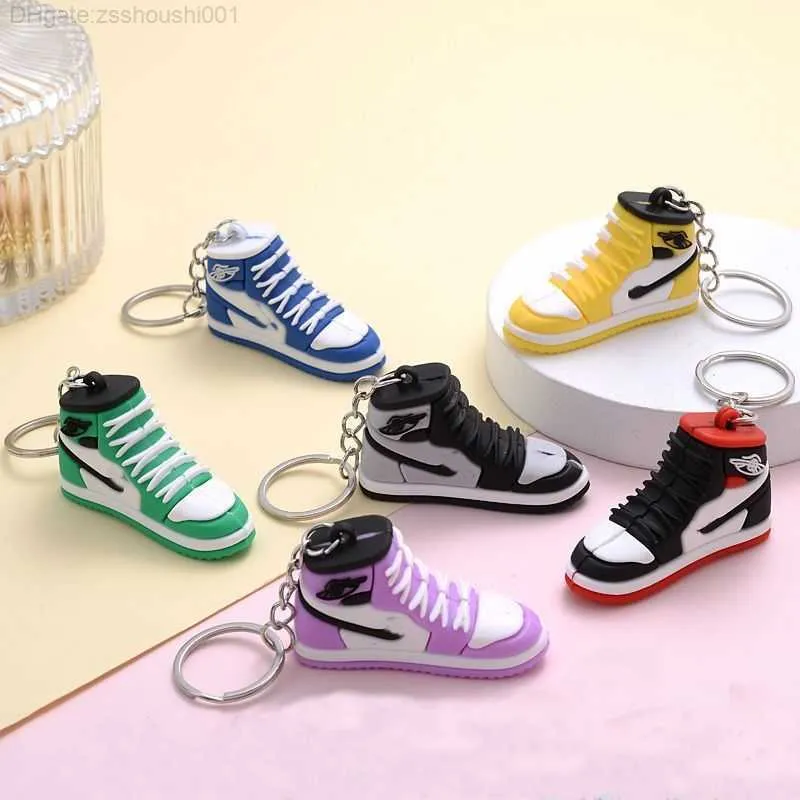 Llaveros Cordones Venta caliente Soft Pvc 3D Mini Sports Sneaker Llavero Diseñador Nuevo estilo Entrenador Llaveros Resina Zapato Llavero Accesorios NDOL