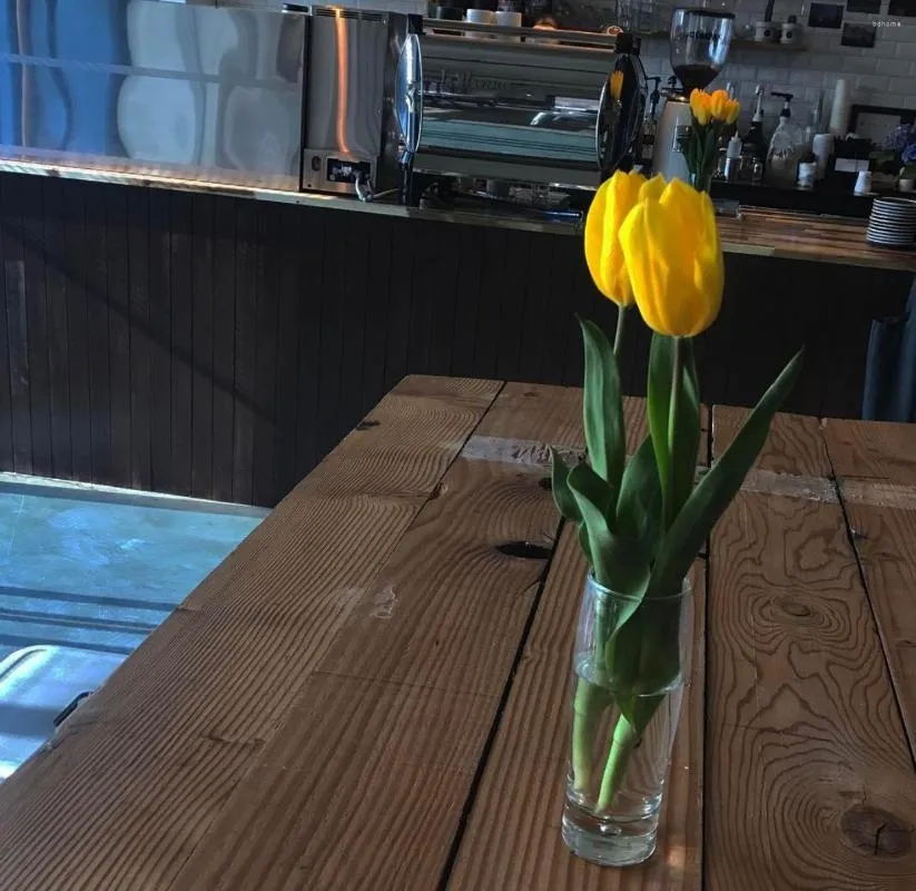 Fleurs décoratives posant tulipe Simulation fleur accessoires élégants deux pièces mode Simple net célébrité accessoires en direct