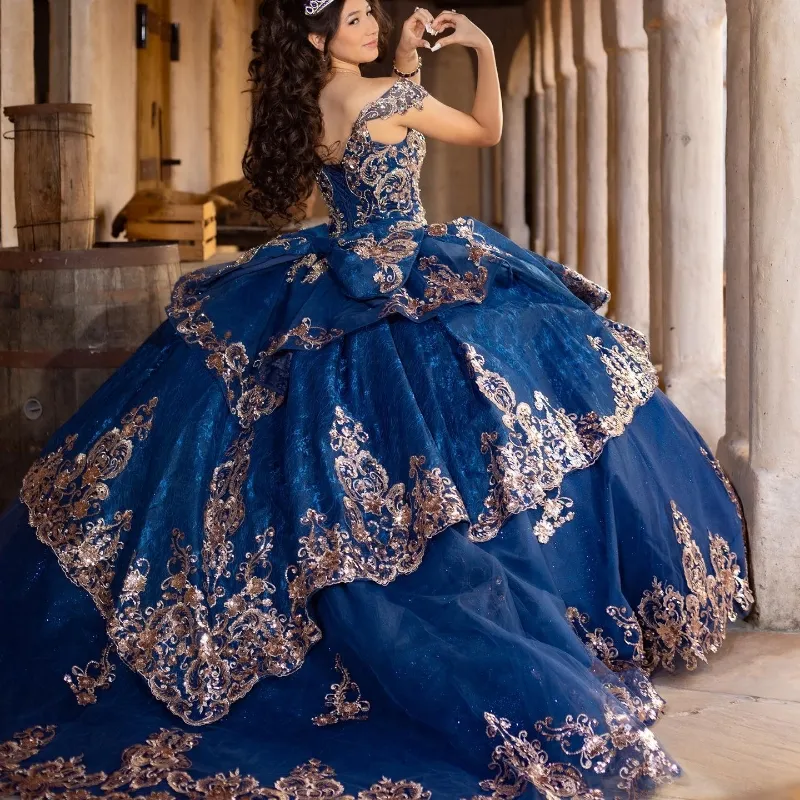 2024 Księżniczka granatowa niebieska na ramię quinceanera sukienki aplikacje koronkowe koraliki impreza sweet 16 suknia balowa vestidos de 15 anos