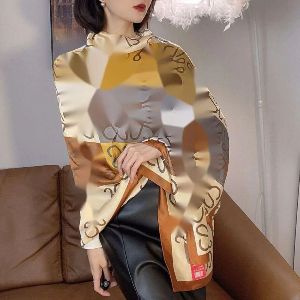 Loewees Scarf высококачественный женский стиль шелк Silk Satin Long Scarf Scarf и осенняя новая темпераментная буква солнцеза