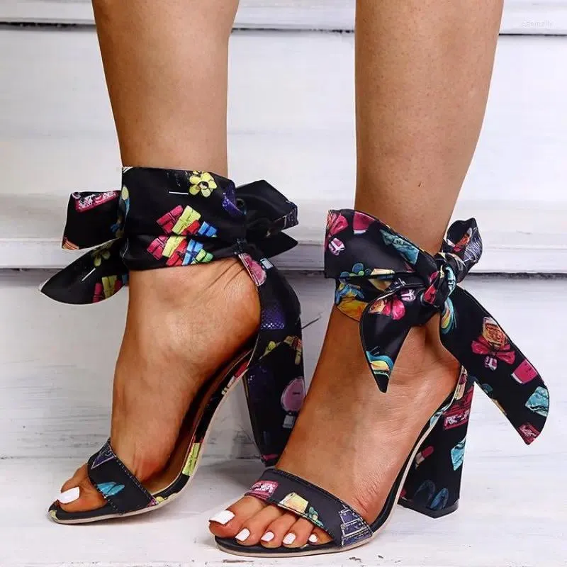 Dress Shoes 2023 Europe And America Summer Fragmented Flower Women's Sandals Thick Heel Wrist Strap High Size 43