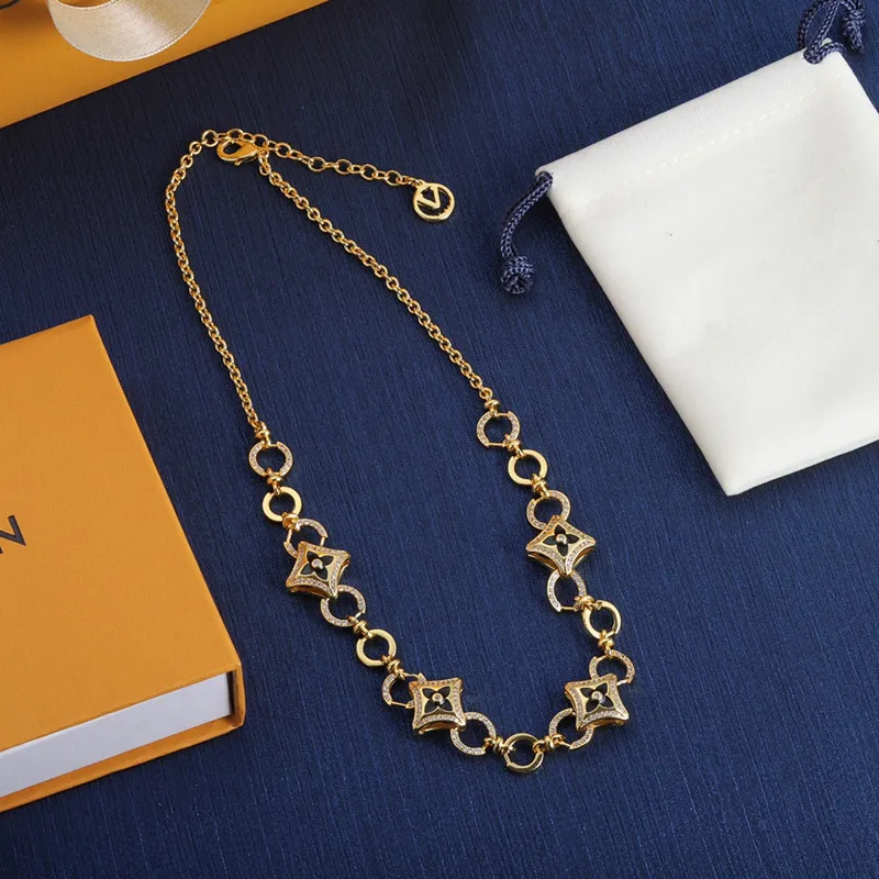 Luxur Designer Flower Pendant Halsband Guldpläterad kristallpärl Rhinestone Turkois halsband Kvinnor smycken tillbehör