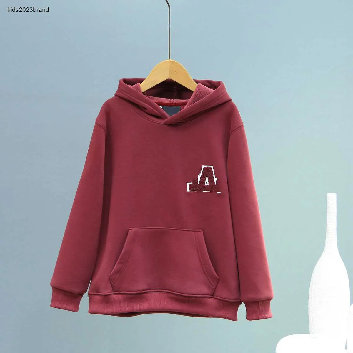 Nuevo diseñador niños sudadera con capucha de felpa con logotipo de letra suéter de bebé Tamaño 100-140 Otoño de alta calidad con capucha niño niña jersey Nov25