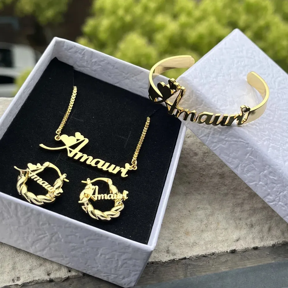 Pendant Necklaces DUOYING Custom Name Jewelry Set Personalized Letter Necklace Customized Bangles Stainless Steel Mini Hoop Earrings 18mm 231123