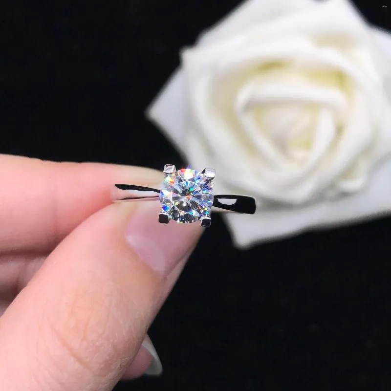 Anelli a grappolo Test positivo 1Ct 6.5mm D Colore VVS1 Moissanite Anello di fidanzamento AU585 Gioielli da sposa vintage in oro bianco 14 carati