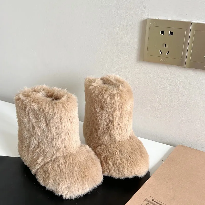Boots with the fur year outlet