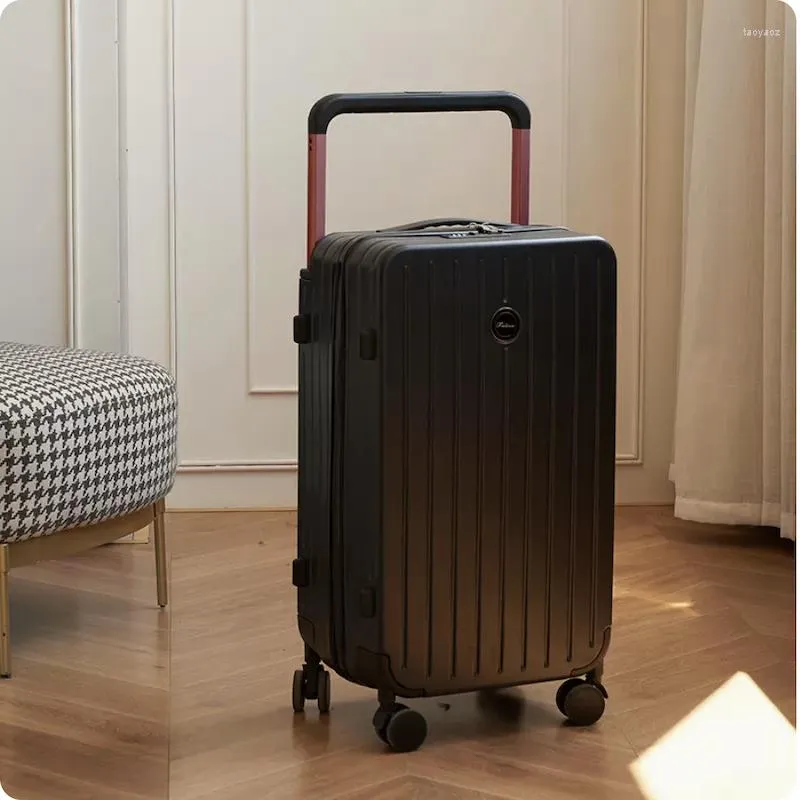 Bavullar Bagaj Taşımacılığı Tekerlekler Tasarımcı Bavul 26 inç genişliğinde çubuk çantası moda makyaj Seyahat Depolama Organizatör