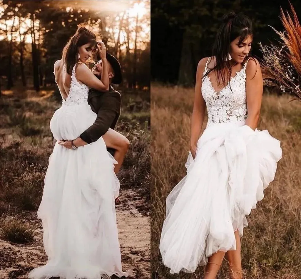 2023 Summer Country Wedding Dress Brudklänningar En linje Sweep Train Applices Lace Spaghetti Stems Backless Boho Beach Bride Dresses