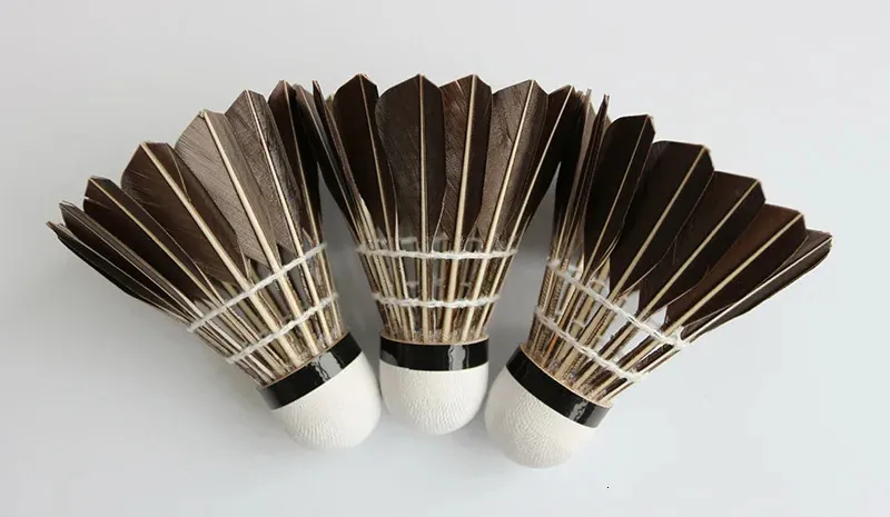 Yunova Federbälle 12er Set - Perfekte Nylon-Badmintonbälle Für Draußen & Drinnen