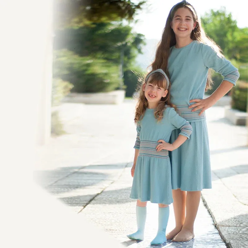 Abiti coordinati per la famiglia ragazza adolescente top gonna autunno autunno inverno completo in cotone a coste vestiti coordinati per la famiglia abbigliamento per ragazze camicia a maniche lunghe 231123