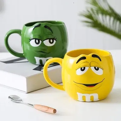 Canecas Adorável copo grande capacidade café cerâmica xícaras de chá amigos presente bonito expressão marca dos desenhos animados drinkware enviar colher 231123