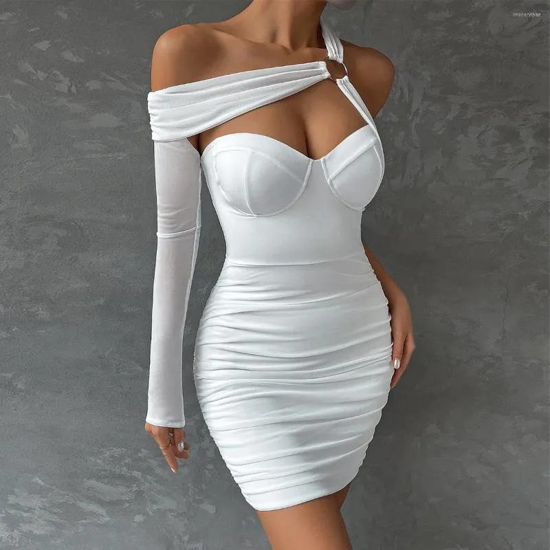 Sıradan elbiseler seksi asimetrik beyaz mini moda kulüp kıyafeti kadınlar için uzun tek kollu yüksek bel katları sargı kalça parti elbise kadın