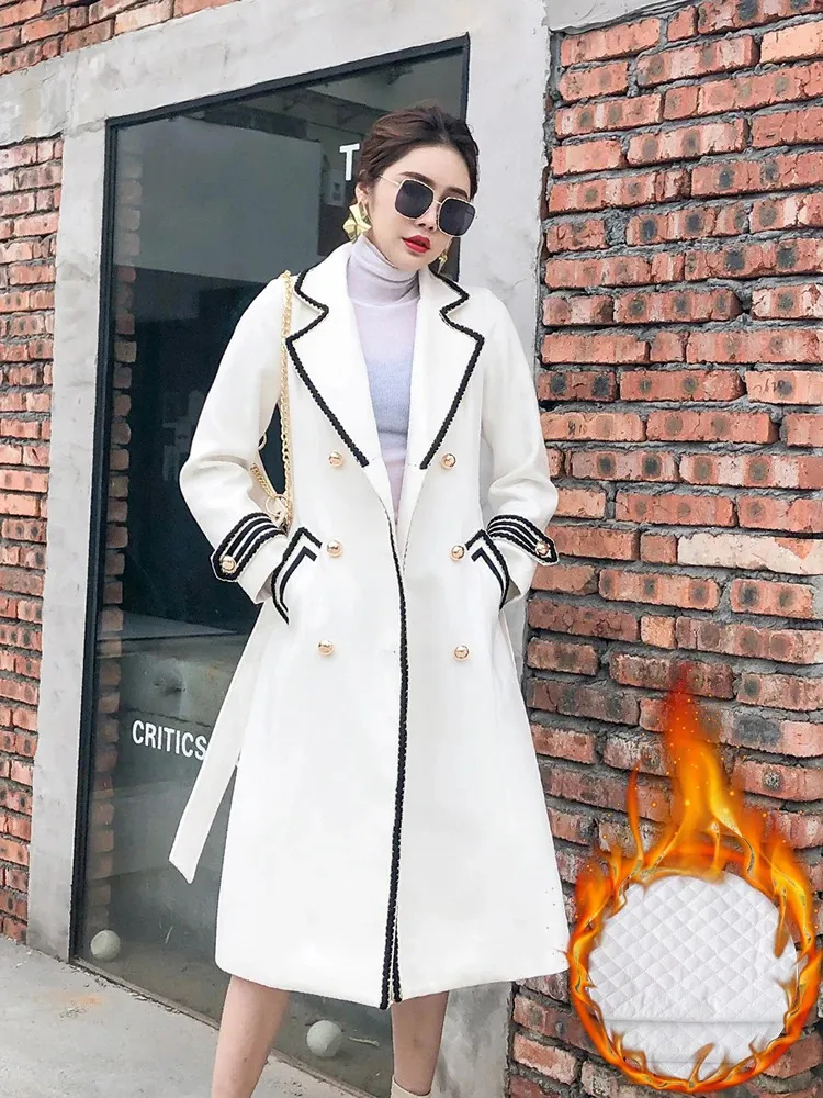 Mélange De Laine Noire À Double Poitrine Pour Femmes Avec Une