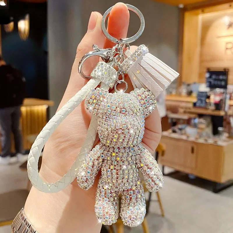 Keychains mignon diamant pavillon ours ours clés de trèfle couple couple de fille décoration petite voiture pendante clés anneau étudiant sac llavero gifkekkains