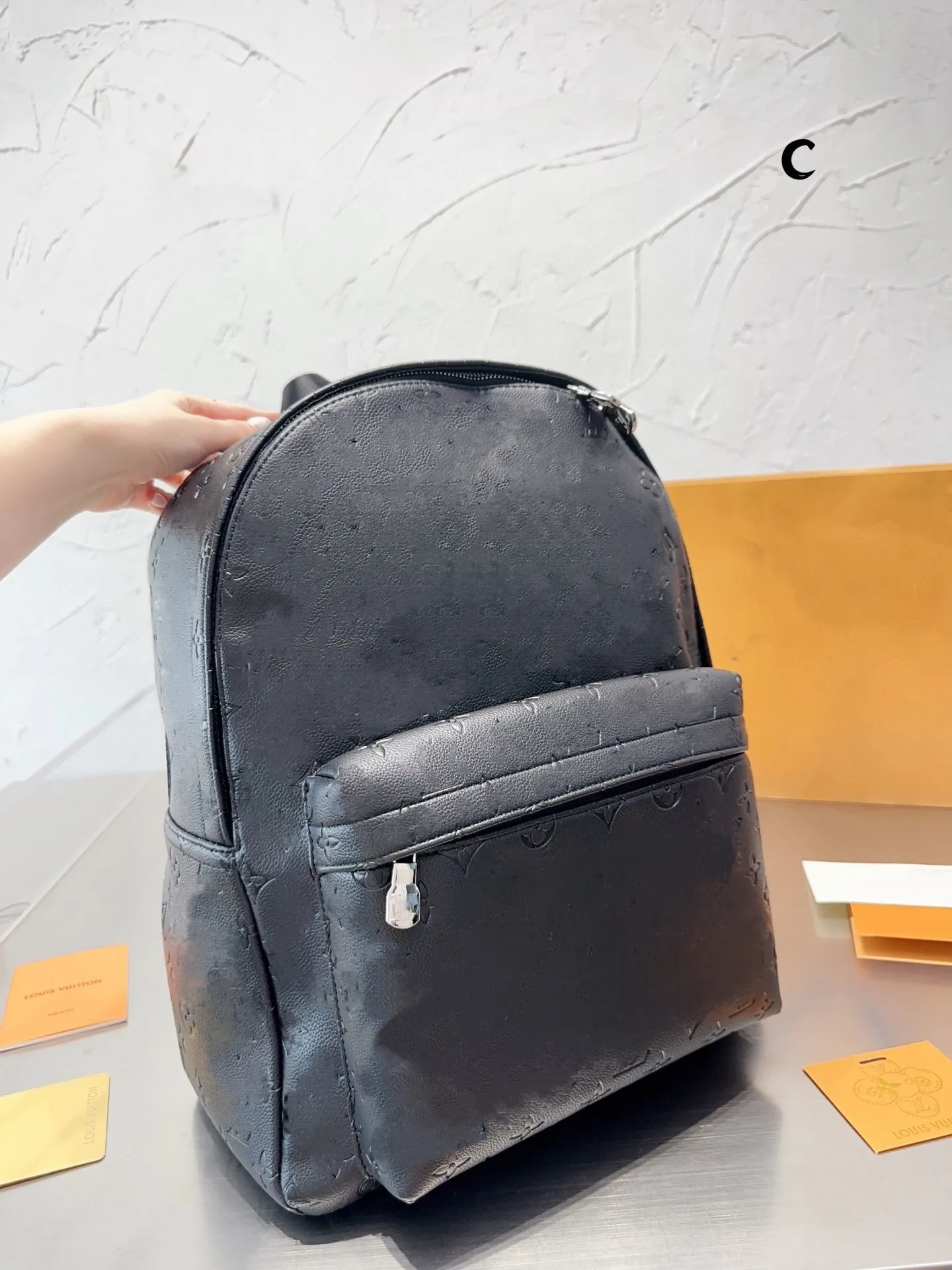 Sacos de desenhista Mens Qualidade Mochila Em Relevo Carta Mochila Grande Capacidade Mochila Marca de Luxo Mens Saco de Viagem Mochilas Mulheres Ao Ar Livre Sacos Casuais Totes