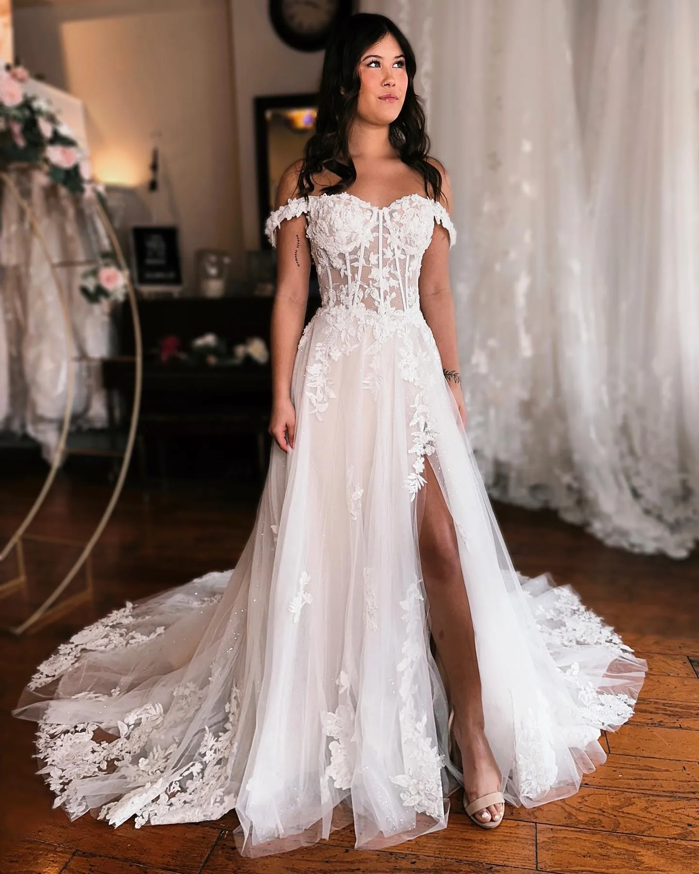 2023 Nov Arabic Aso Ebi Plus Size Lace Bohemian Wedding Dress Floral A line Ivory High Split Vintage Summer Bridal Gowns Dresses ZJ312