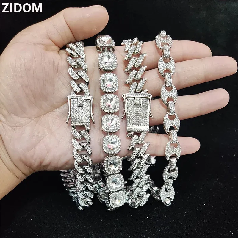 Chokers Hip Hop lodowany bling wielki łańcuch mężczyzn mężczyzn Kobiety Naszyjnik Wysokiej jakości 13 mm 20 mm szerokość HIPHOP Naszyjniki urok biżuterii 231123