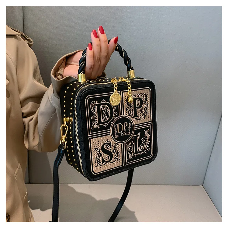 الأكياس المسائية مصغرة حلوى اللون pu crossbody للنساء 2023 ليدة الصيف الكتف حقائب اليد حقيبة رسول