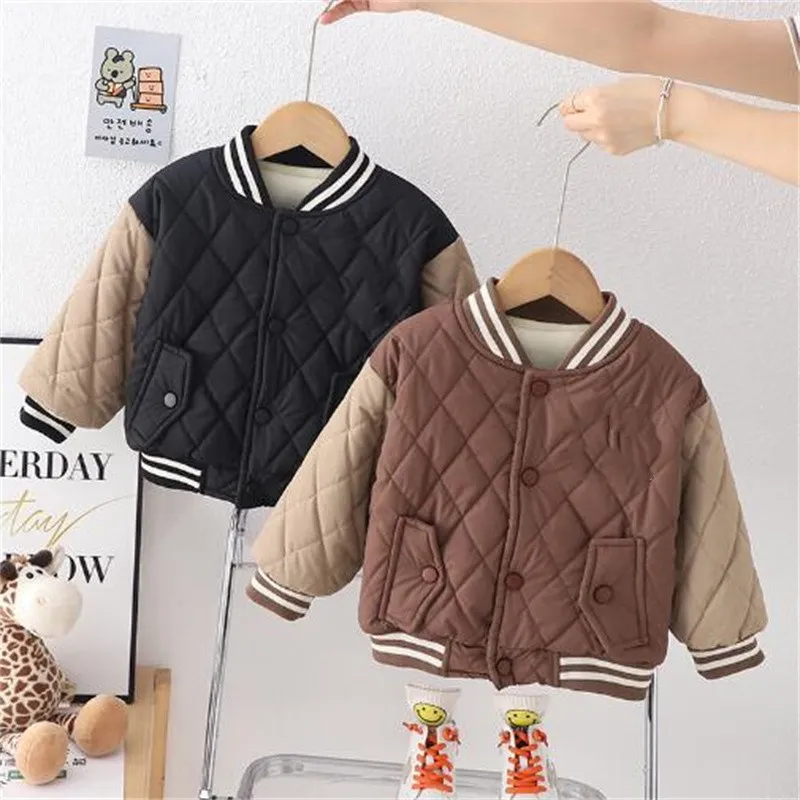 Cappotto di cotone per ragazzi Abbigliamento per bambini 2024 Nuova moda Colore incantesimo Inverno caldo addensato Abbigliamento di cotone per bambini Cappotto per ragazzo