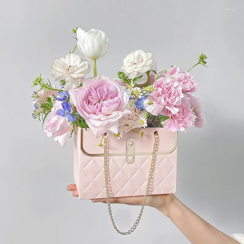 Confezione regalo 1 pezzo Borsa a mano alla moda Catena di metallo Scatola di fiori Carta da imballaggio rosa per la festa di compleanno di San Valentino