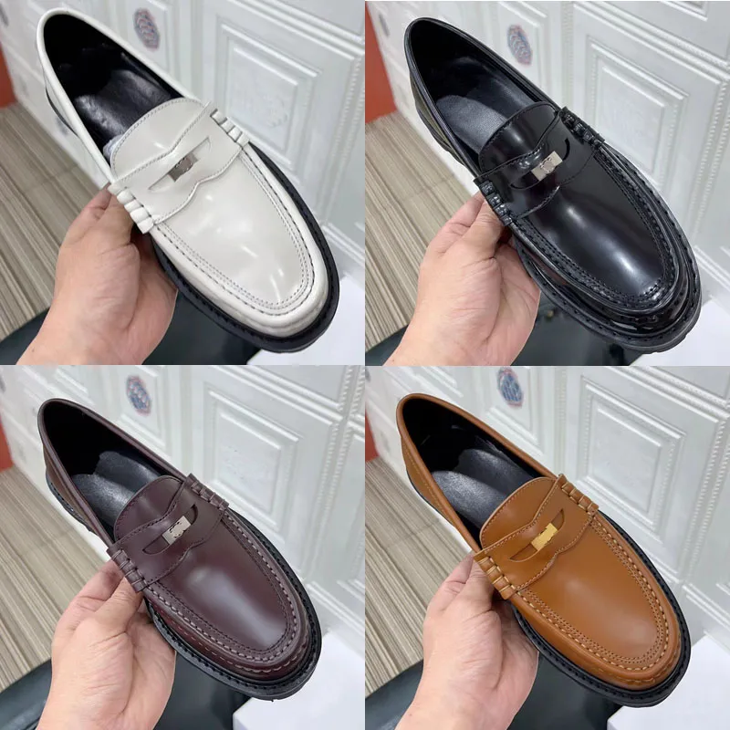 2023 Four Seasons Lazy Loafers British Sandals Womens Designer Luxury Leather Soft Sole Casual Sandal Ladys Fashion Round Bean Non-Slip Shoesサイズ40