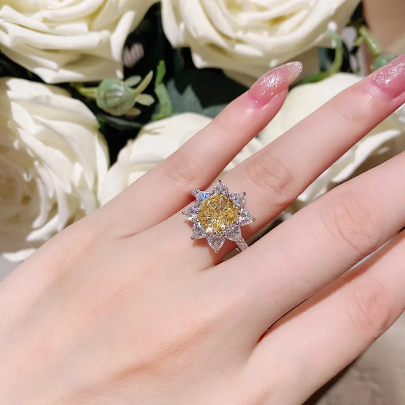 Ins Sparkling Wedding Rings Luxury Jewelry 925 Sterling Silver Yellow Topaz CZ Diamond Gemstones Party Eternity Promise Women Flower Open Ring For Lover Gift