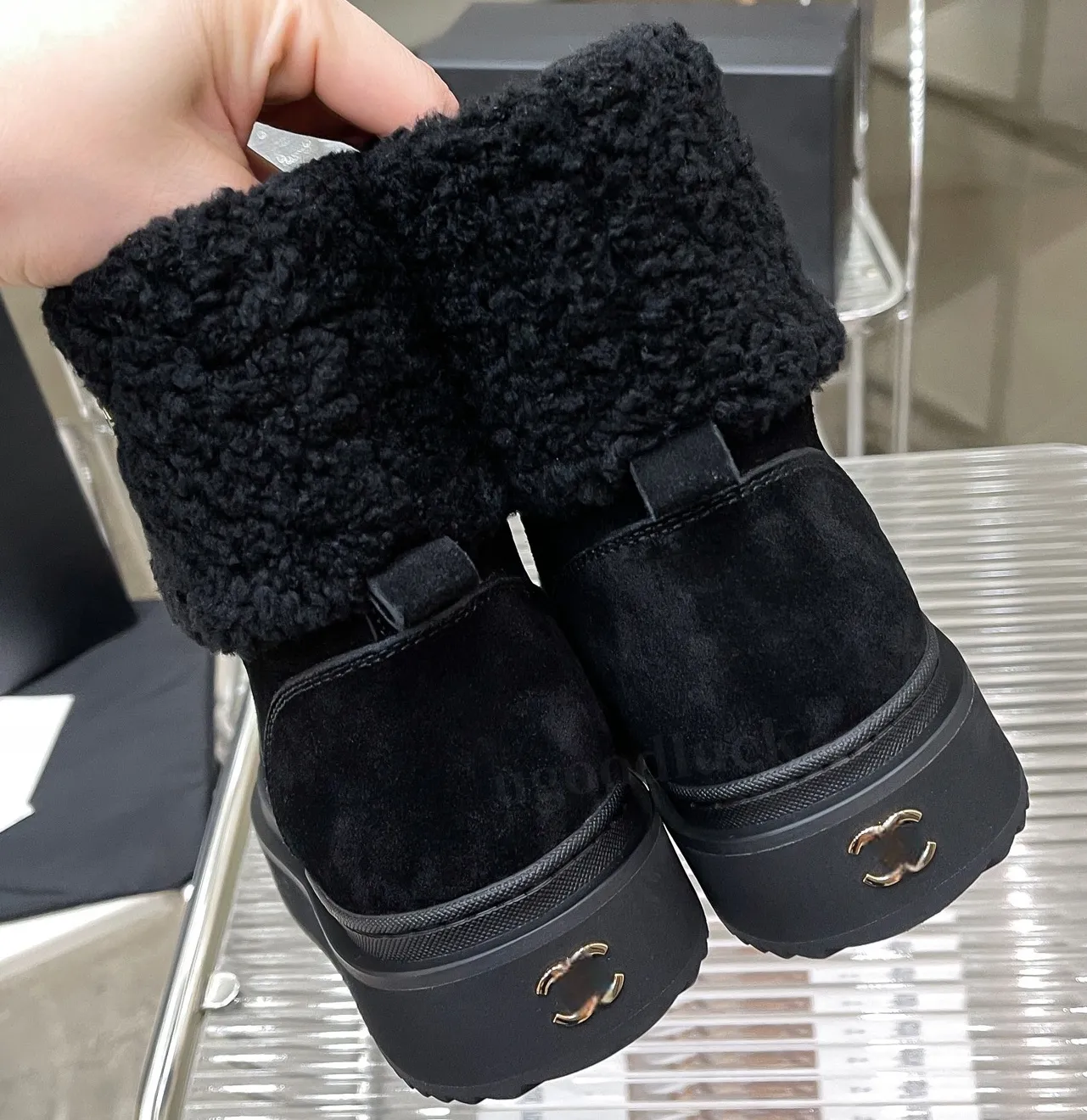 Designer boots High grade men boots women boots lamb wool fluffy classic style shoes winter autumn snow boots nylon ankle boots women shoes suede wool ankle booties