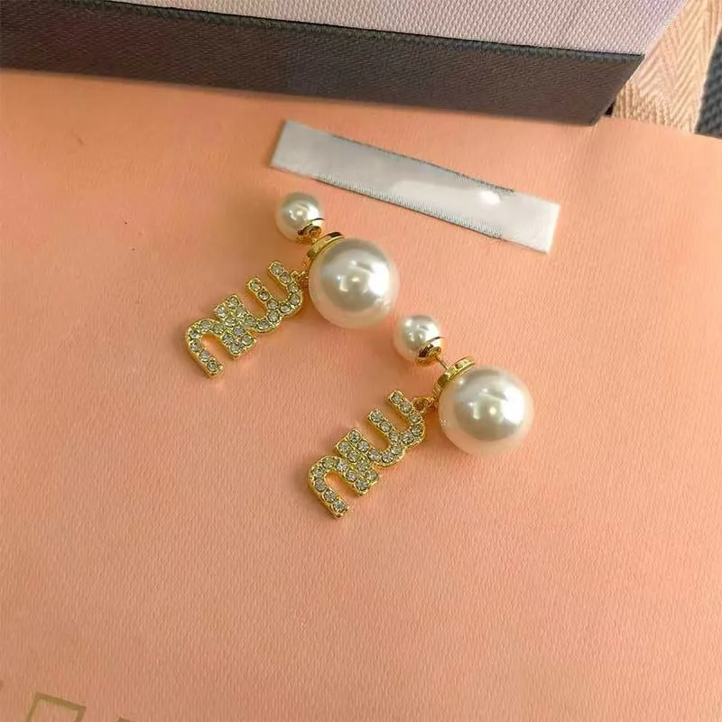 Ohrringe S925 Silber Nadel Miu Mode Englisch Brief Doppelseitige Perlen Vorne und Hinten Zwei Tragen Ohrringe