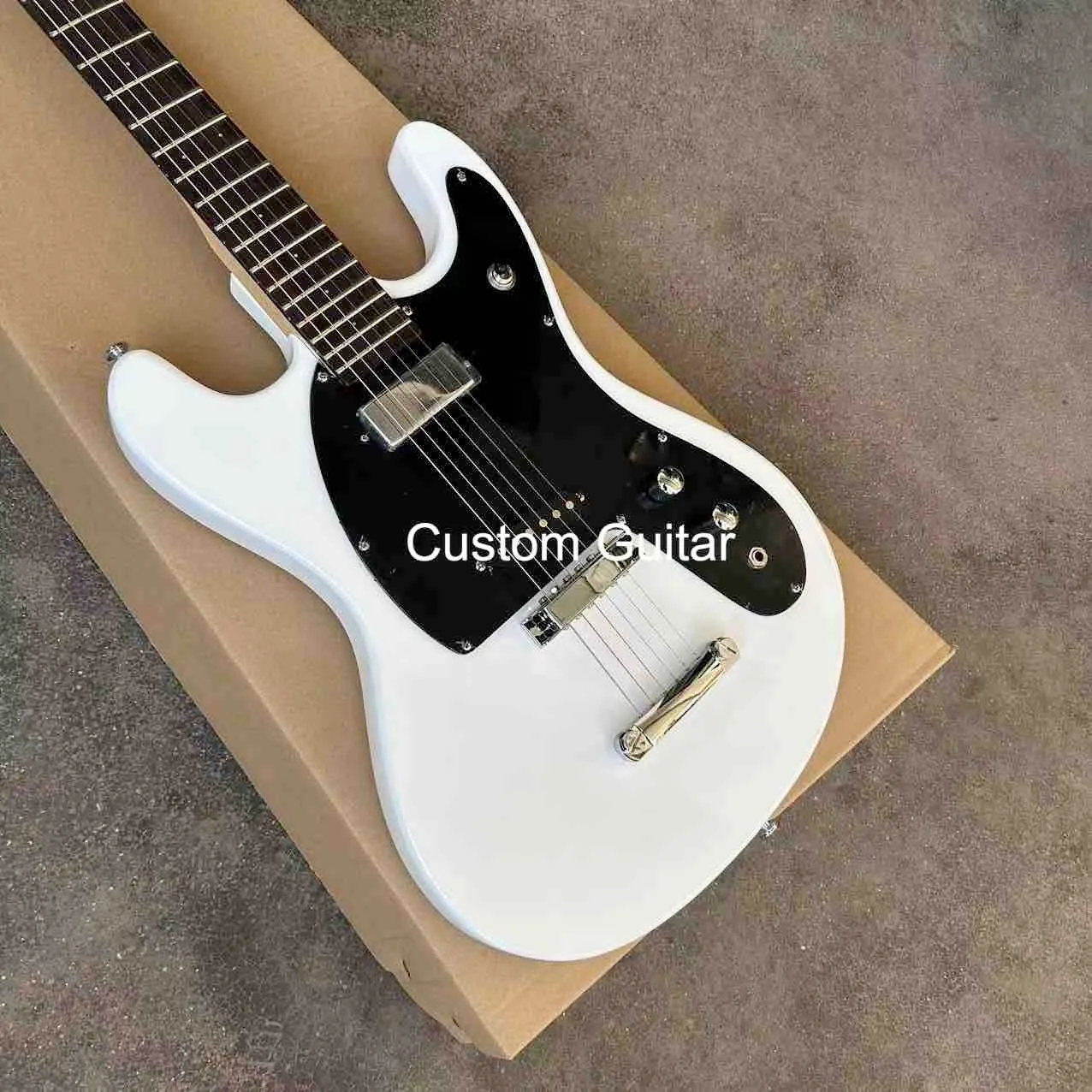 カスタム2024ホワイトエレクトリックギターモズライトゼロフレットJRM