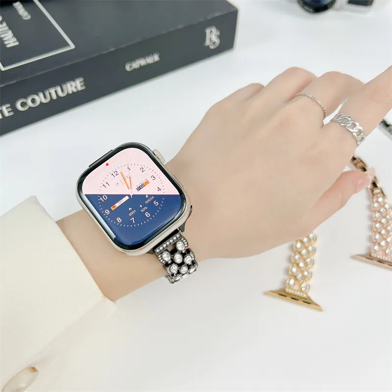 Lüks elmas bilezik metal saat kayışı Apple Watch 9 Ultra 8 7 7 SE 6 5 4 3 Bayanlar Saat Bantları Iwatch Band 49mm 44mm 42mm 41mm 40mm 38mm Yedek Aksesuarlar