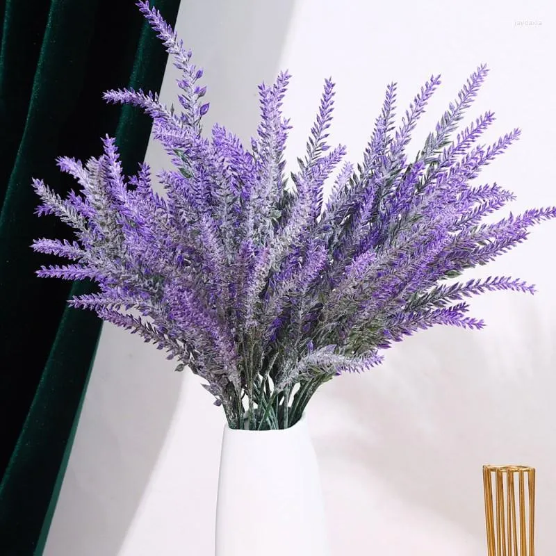 Fiori decorativi Viola Bouquet di lavanda artificiale Piante finte per la decorazione domestica Giardino Decorazione di nozze Vaso di fiori